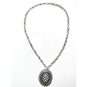 Fashion Chain Necklace with Black and White Round Big Pendant